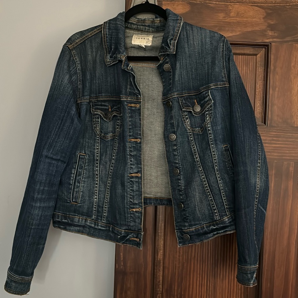 Torrid size 0 jean jacket 💙 dark wash
